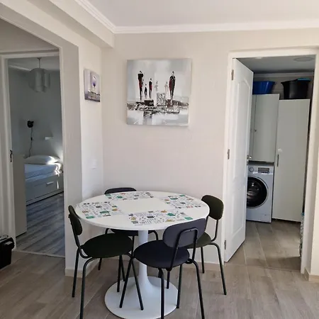 Vivenda Branca Carcavelos (Lisbon)